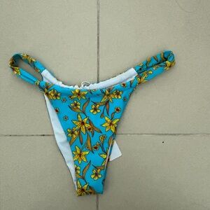 NWT Bright swimwear bikini bottoms
